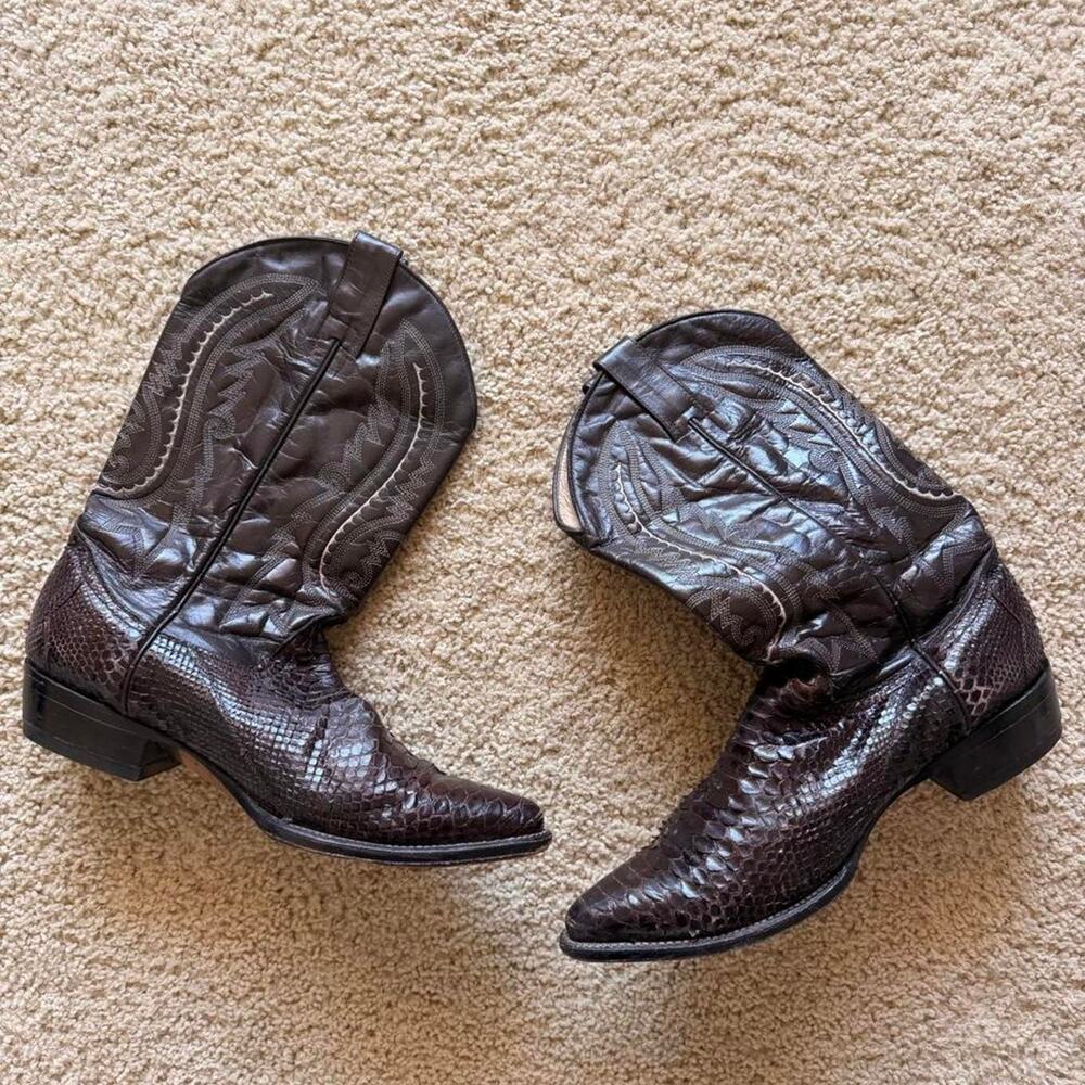 Brown snakeskin cowboy boots 9.5